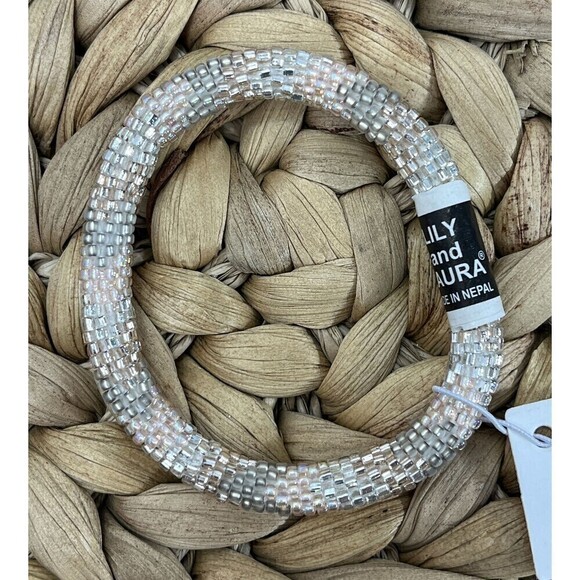 LILY and LAURA " Shooting Star “ Hand Crocheted Beaded Bracelet Multicolored - Picture 1 of 3